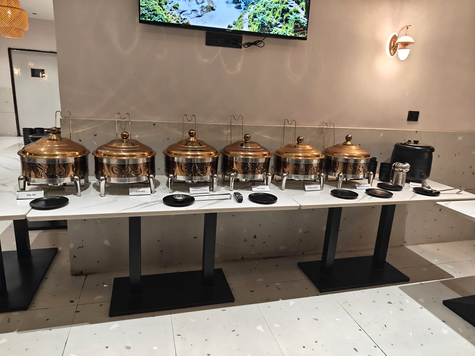 Vegetarian buffet service at Madhuvan Restaurant