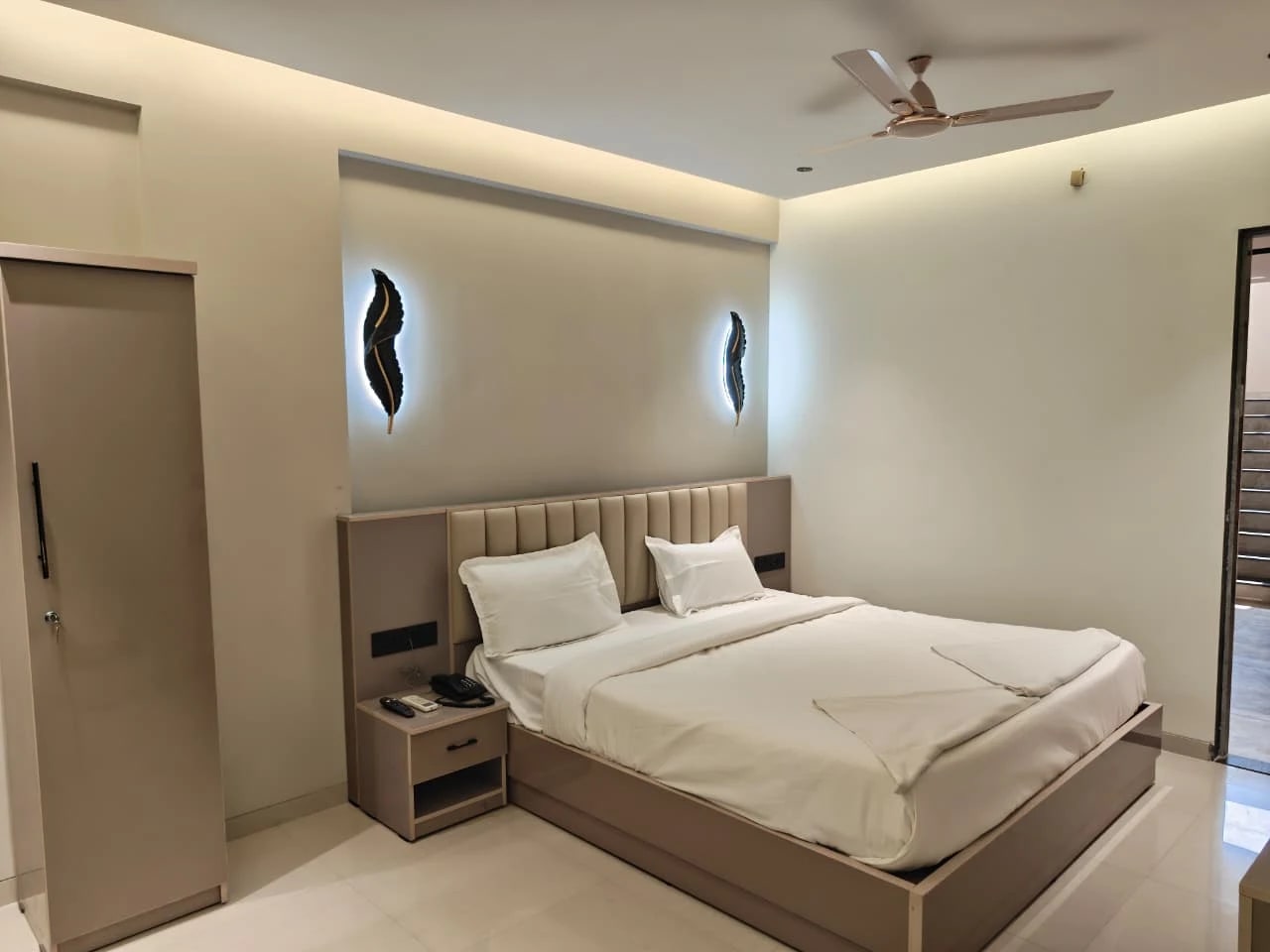 Hotel Gokul Inn deluxe room
